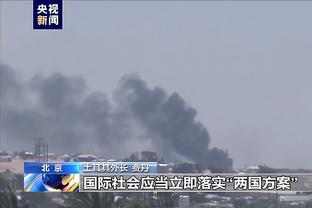 全完蛋了❗曼联0-2落后，滕哈赫坐在教练席生无可恋？